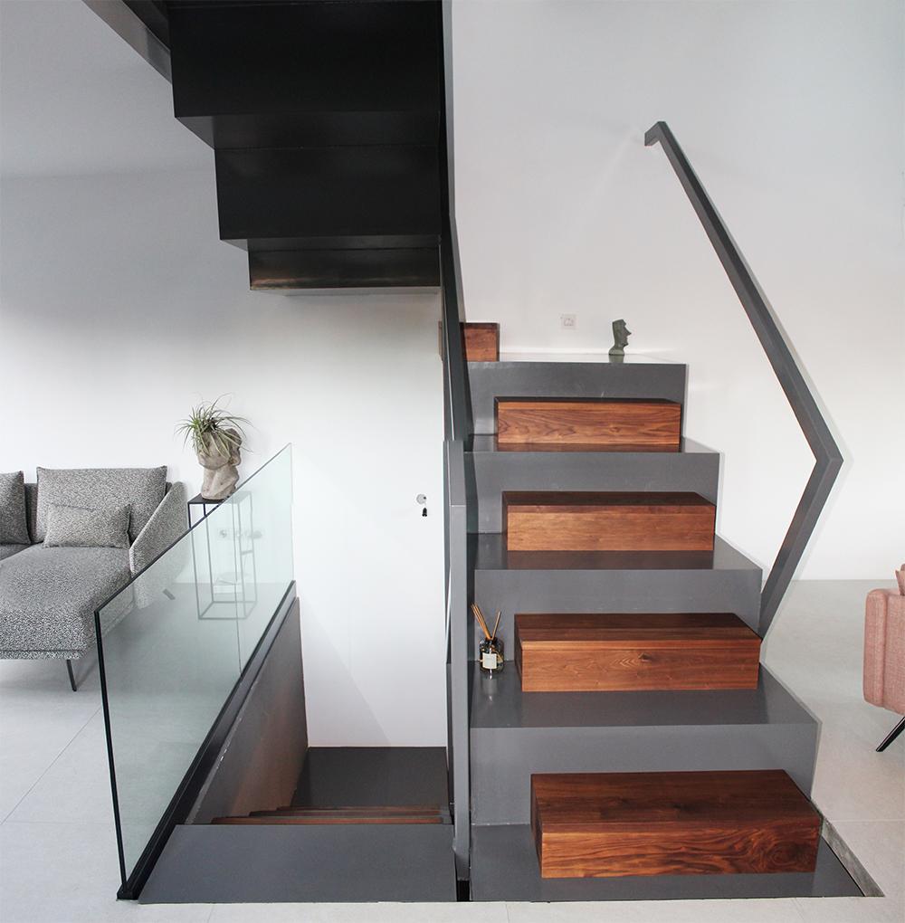 fotografias_de_escaleras_de_chapa_plegada.jpg