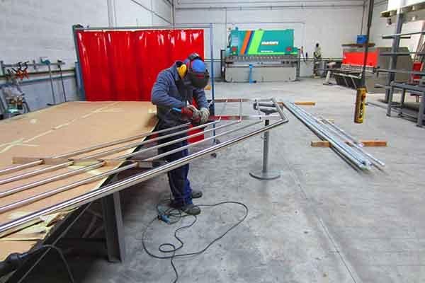 herreros en gipuzkoa especialistas en barandillas de acero ionoxidable