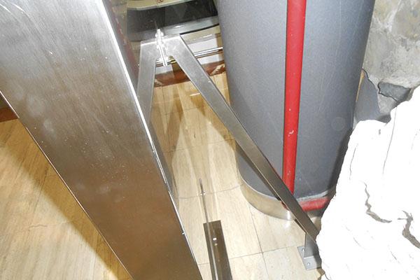 reparacion de totems publicitarios en san sebastian