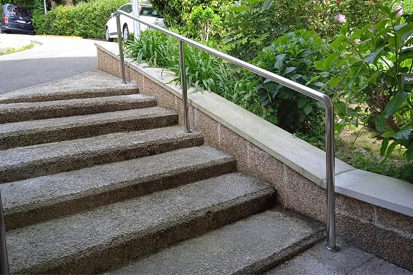 herrerias_en_donostia_barandillas_de_acero_inoxidable.jpg
