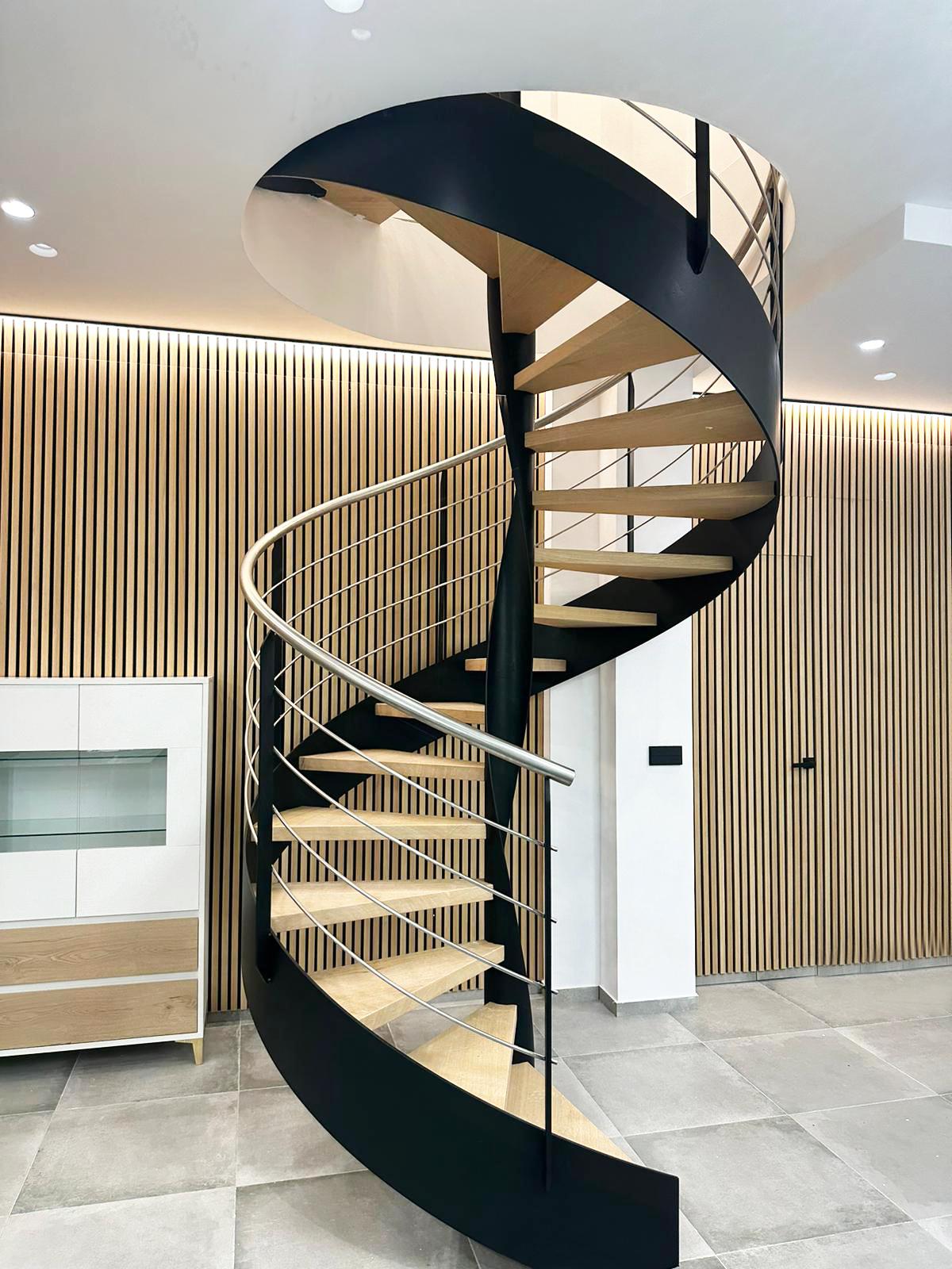 ibarkalde_escalera_en_sevilla_fabricacion_escalera_helicoidal.jpg