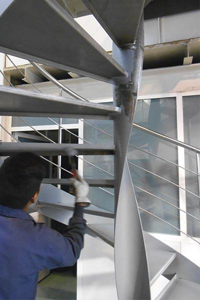 imprimacion de escaleras de caracol en san sebastian donostia