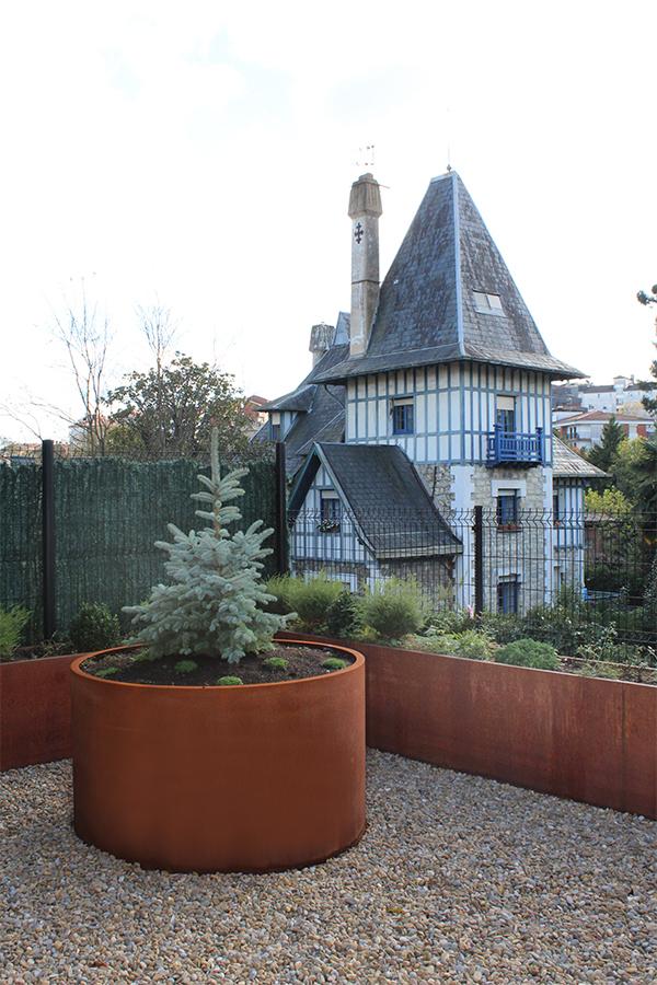 jardineras_redondas_en_acero_corten_efecto_oxidacion.jpg