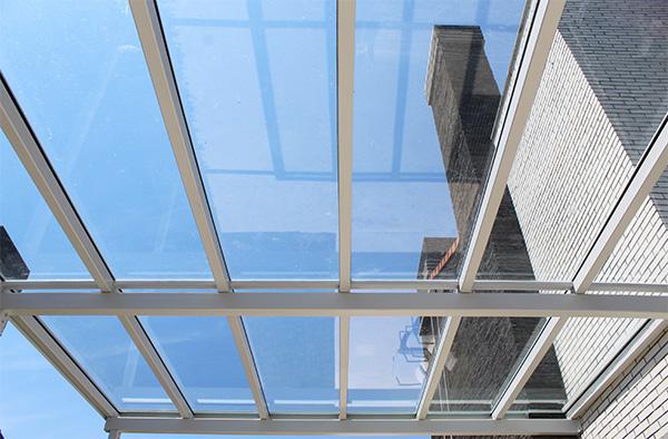 marquesinas_y_cubiertas_con_vidrio_de_6__6_para_terrazas_exteriores_en_gipuzkoa.jpg