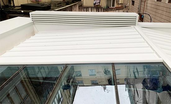 panel_sandwich_en_lucernario_de_bilbao.jpg