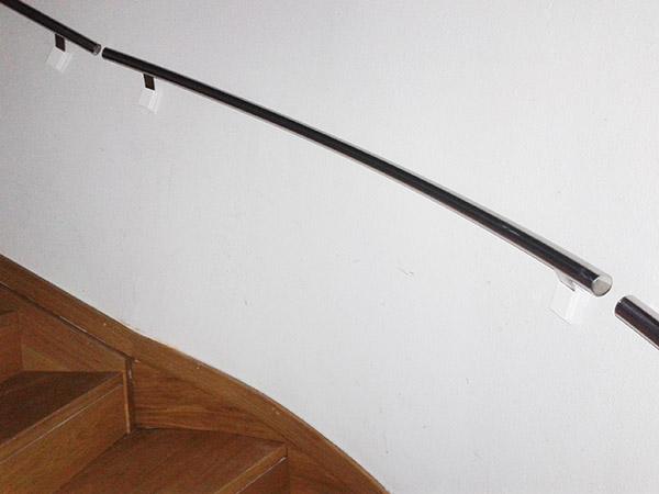 pasamanos_de_acero_inox_en_interiores_de_escaleras.jpg