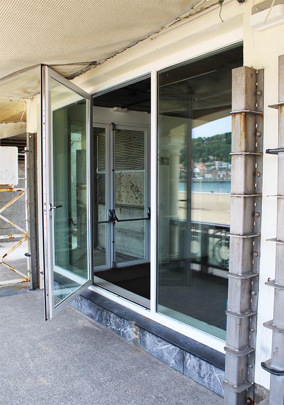 perfileria_jansen_para_las_puertas_y_ventanas_de_bataplan_y_la_perla.jpg