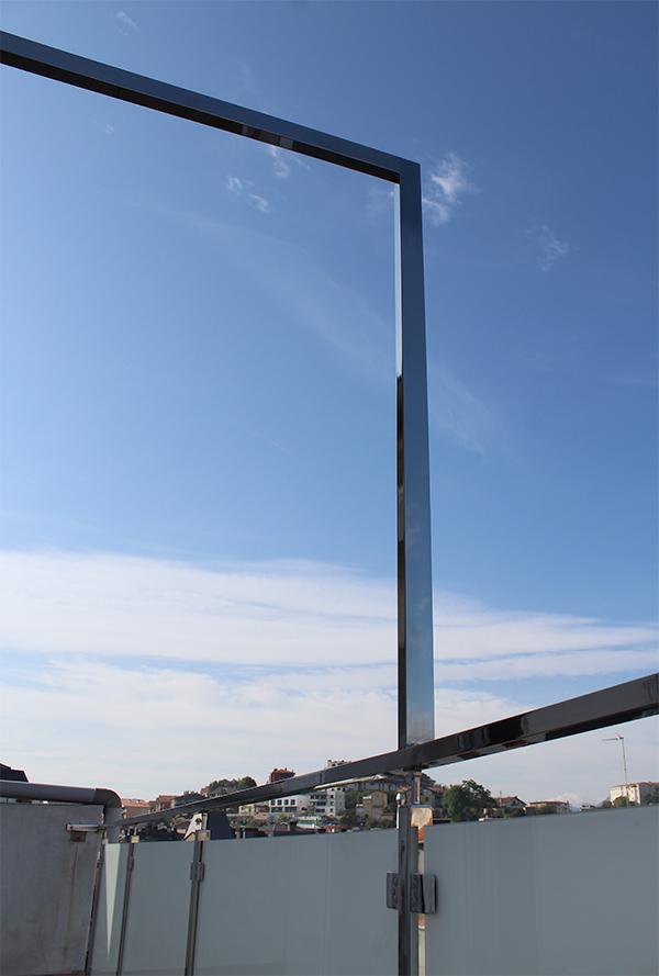 poste_de_seguridad_en_acero_inoxidable_aisi_316_de_sujecion.jpg