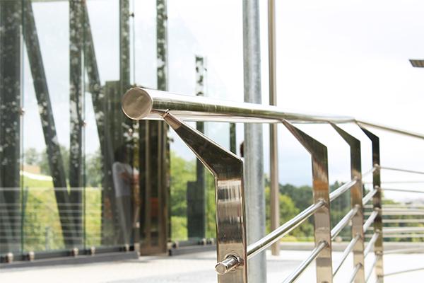 que tipo de barandilla es la mejor para colocar en exteriores aisi 316 o aisi 304