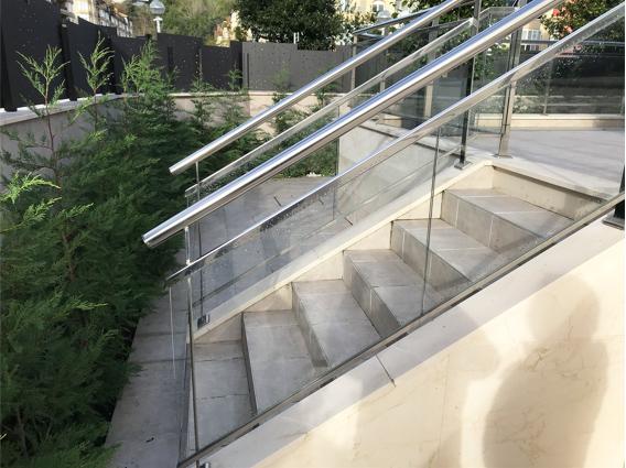 problema_con_llegada_de_escalera_en_terraza_de_benta_berri.jpg