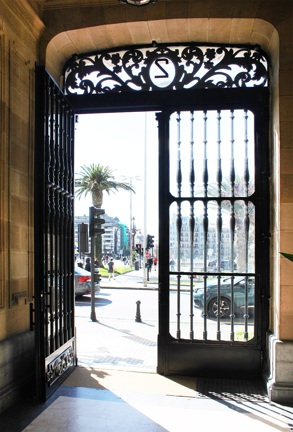Especialistas en restauración de puertas en donostia. Herrería Ibarkalde