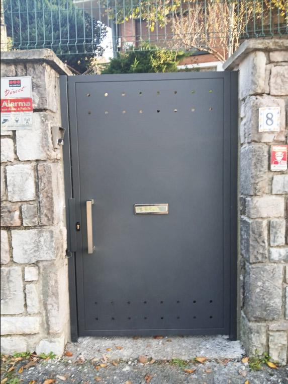 puerta_exterior_en_donostia_san_sebastian.jpg