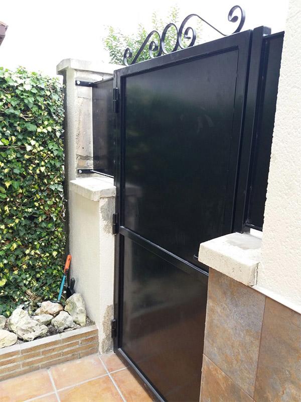 puerta_metalica_de_ocultacion.jpg