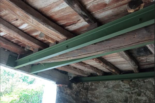 reforzar_vigas_de_madera_solivos_refuerzos_herreria_ibarkalde.jpg
