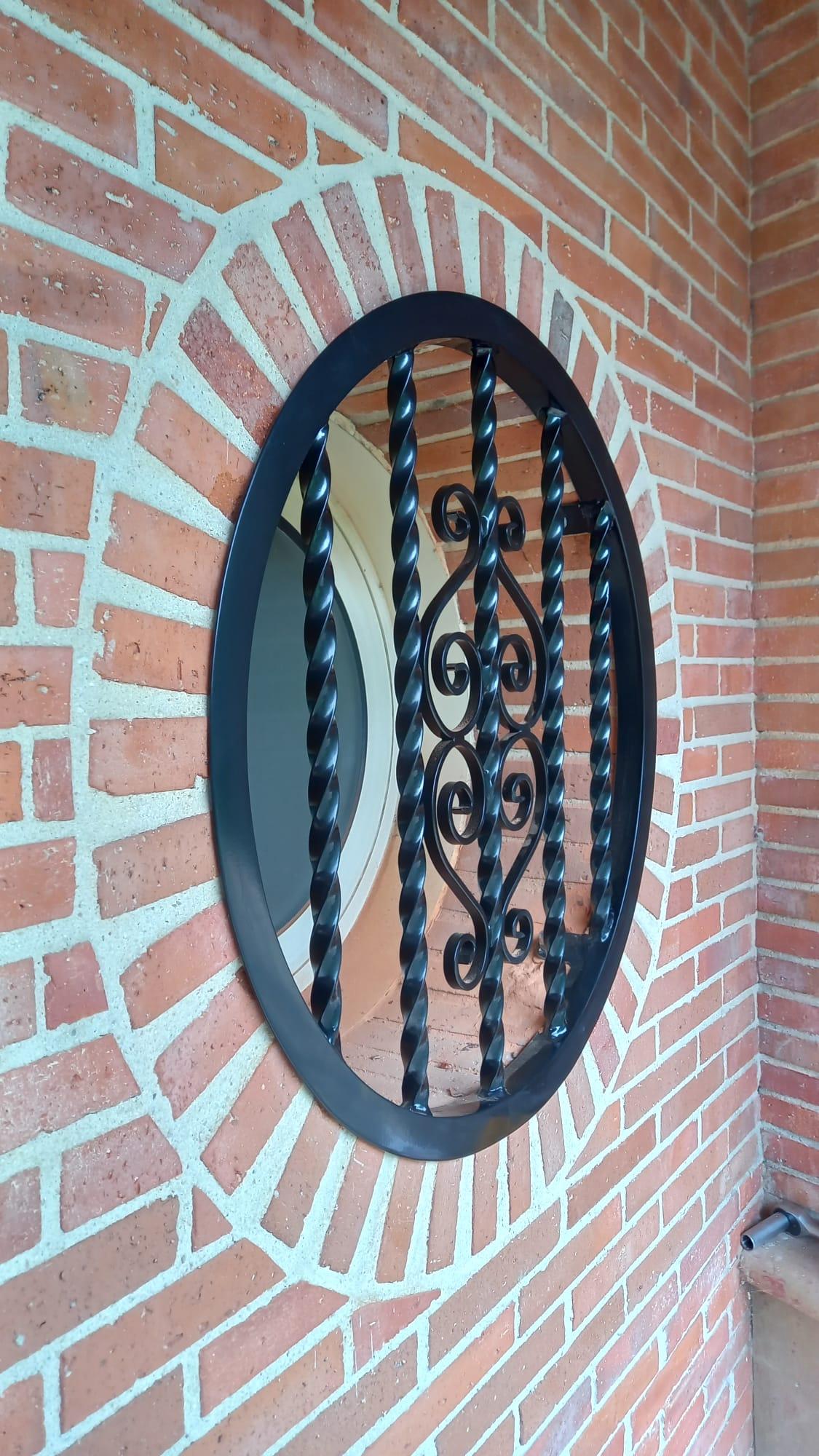 rejas_de_seguridad_con_ornamento_en_irun_en_acero_al_carbono.jpg