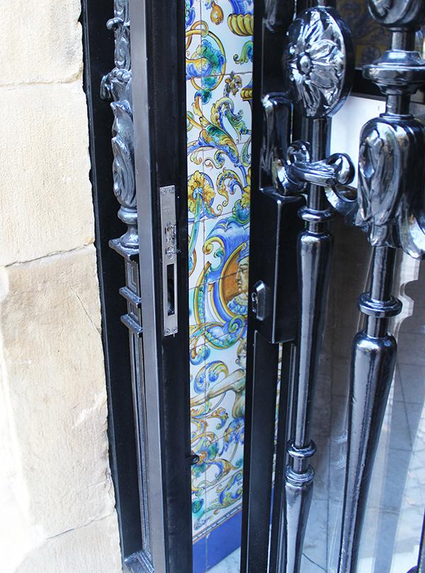 reparacion_y_restauracion_de_puerta_en_easo_31_lacado.jpg