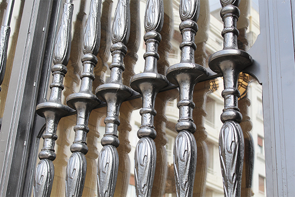 Debido a su cercanía con el mar, muchas puertas de Donostia están oxidadas y necesitan un proceso de restauración integral.