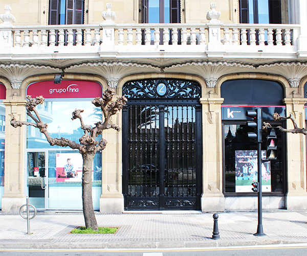 abre las puertas a un portal más renovado y seguro. En Ibarkalde te ayudamos con un servicio integral