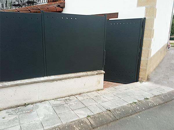 vallado_de_terreno_con_puerta_peatonal_incluida.jpg