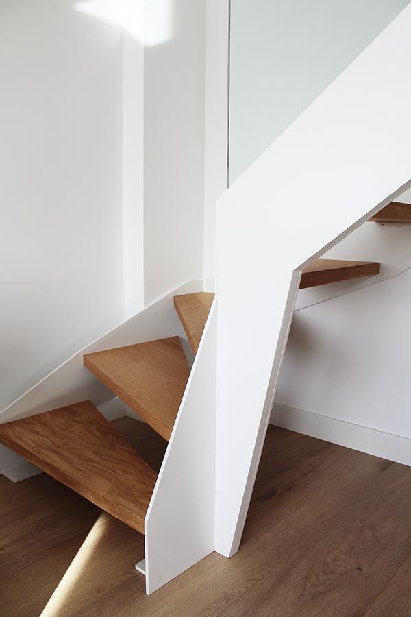 zanca_lateral_para_escalera_a_medida_en_donostia_san_sebastian_gipzukao_euskadi.jpg