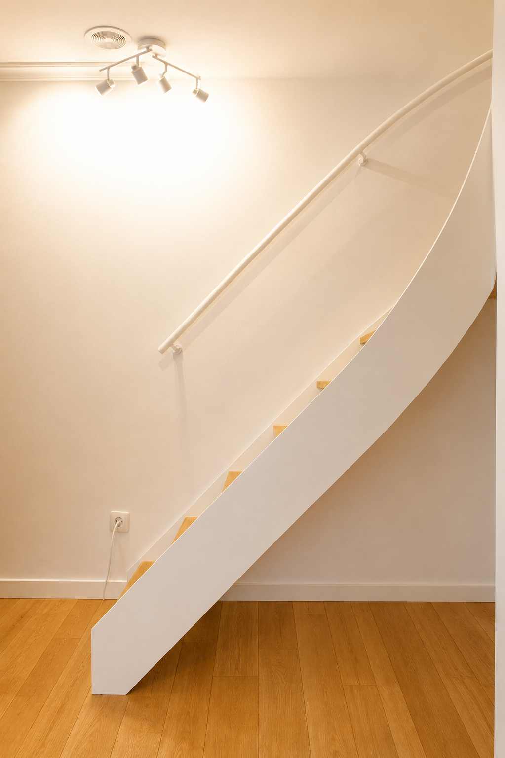 escalera interior de acero al carbono termolacadao en color blanco ral 9003